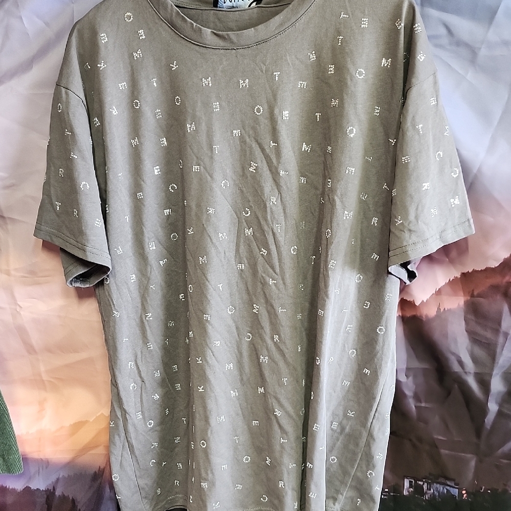 Nwt Mika Yoga Wear Gray Lettered Tee